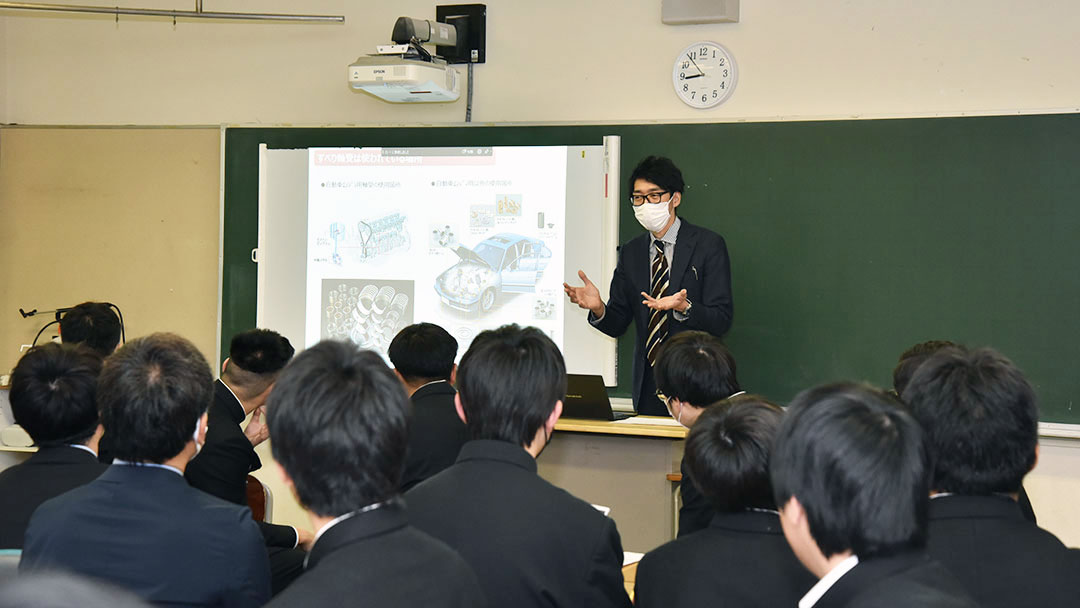 墨田工科高等学校にて、VRを使った危険予知訓練の課外授業を行いました